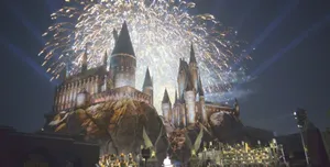 Enchanting Evening At Hogsmeade Village Wallpaper