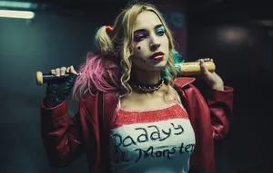 Enchanting Harley Quinn Cosplay Wallpaper