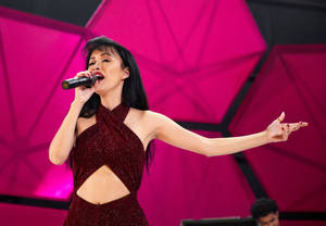 Enchanting Performer Selena Quintanilla Wallpaper