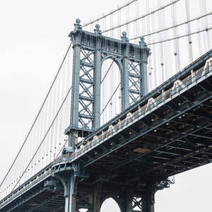 Enchanting Twilight View Of Brooklyn Bridge Wallpaper