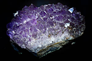 Energizing Amethyst Geode Wallpaper