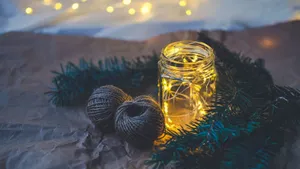 Enhance Your Christmas Mood With This Aesthetically Pleasing Computer! Wallpaper