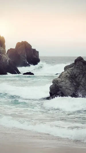 Enjoy Stunning Ocean Views On Your Iphone Wallpaper