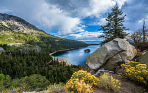 Enjoy Stunning Scenery While Kayaking In Lake Tahoe Wallpaper