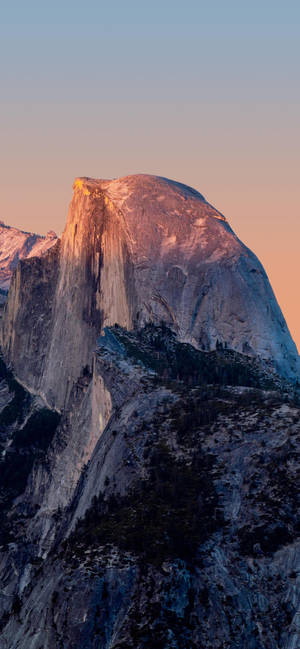 Enjoy The Beauty Of Yosemite National Park With The Newest Iphone Wallpaper