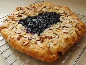 Enjoy The Delectable Taste Of Blueberries Tart Wallpaper