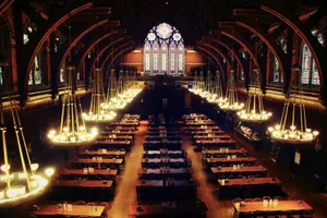 Enjoy The Magical Experience Of The Hogwarts Great Hall Wallpaper