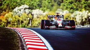 Enjoy The View With An Ultra Wide 4k Car Wallpaper