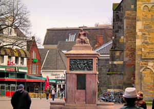 Enschede City Center Statueand Architecture Wallpaper