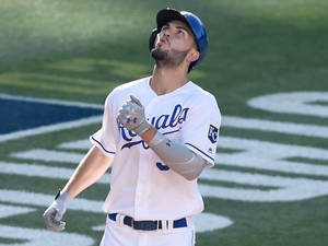 Eric Hosmer Looking Up Wallpaper