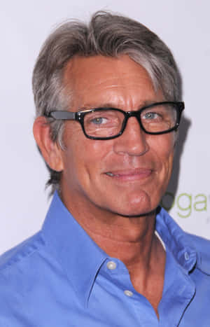 Eric Roberts 2700 X 4200 Wallpaper