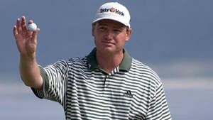 Ernie Els Holding Golf Ball Wallpaper