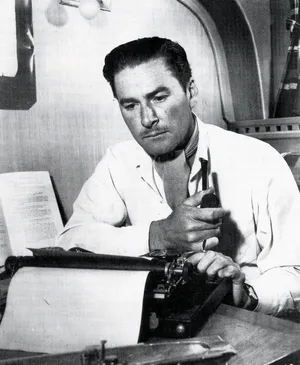 Errol Flynn Black And White Typewriter Wallpaper