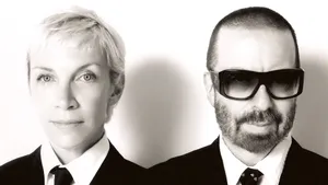 Eurythmics Iconic Duo Wallpaper