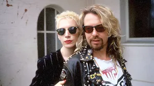 Eurythmics Iconic Duo Wallpaper