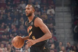 Evan Mobley Cleveland Cavaliers Game Action Wallpaper