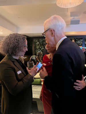 Event Conversationwith Smartphone Wallpaper