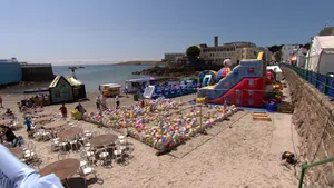 Exciting Beach Party Wallpaper