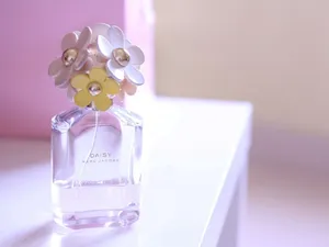 Experience Luxury And Exotic Fragrances Wallpaper