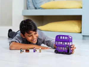 Experience The Magic Of The Knight Bus! Wallpaper