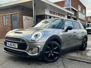 Experience The Thrill Of Driving: Mini Cooper S Clubman All4 Wallpaper