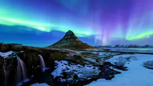 Exquisite 4k Display Of Dancing Aurora Borealis Wallpaper