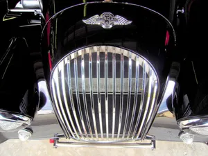 Exquisite Car Grill Design Wallpaper