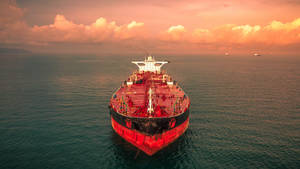 Exquisite Red Ship Wallpaper