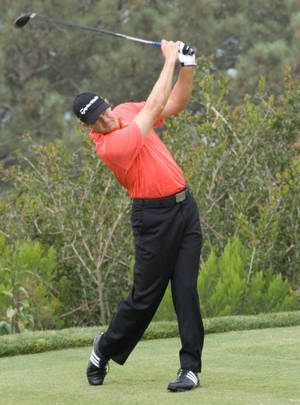 Extended Arms Of Retief Goosen Wallpaper