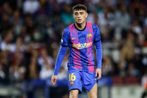 F C Barcelona Midfielderin Action Wallpaper