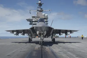 F35 Jeton Aircraft Carrier Deck Wallpaper