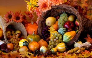 Fall Thanksgiving Fruit Basket Wallpaper