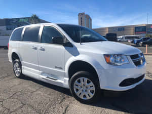 Family Road Trip With Chrysler Voyager Wallpaper