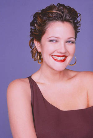 Famous Actress Drew Barrymore Wallpaper