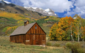 Farmhouse In Mountain Country Scenes Wallpaper