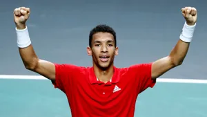 Felix Auger Aliassime Double Fist Pumps Wallpaper