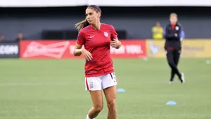 Female Soccer Player Alex Morgan Wallpaper