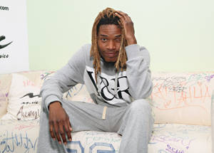 Fetty Wap On Sofa Wallpaper