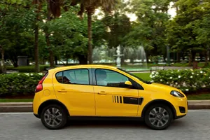 Fiat Palio: A Blend Of Style And Performance Wallpaper