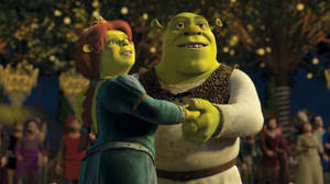 Fiona And Shrek 2 Holding Hands Wallpaper