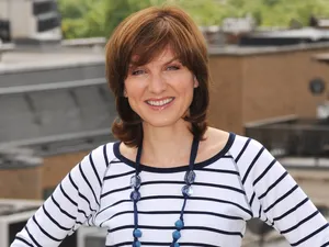 Fiona Bruce Posing Elegantly During A Photoshoot Wallpaper