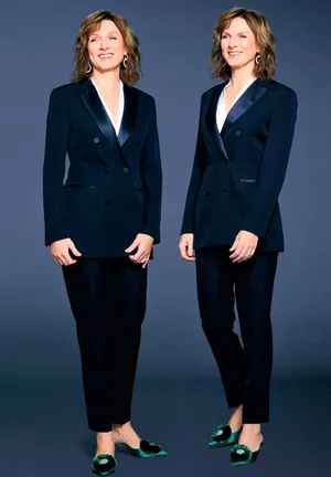 Fiona Bruce Posing Gracefully At An Event Wallpaper