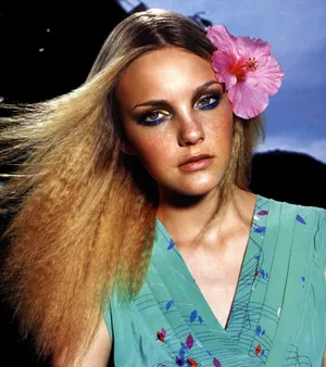 Floral Accent Portrait Model Wallpaper