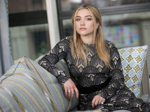 Florence Pugh In Black Dress Wallpaper