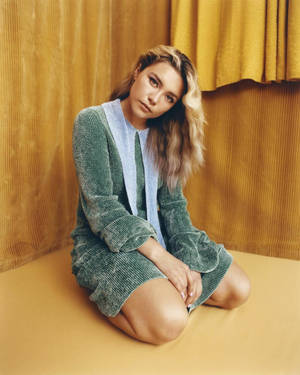 Florence Pugh In Corduroy Wallpaper