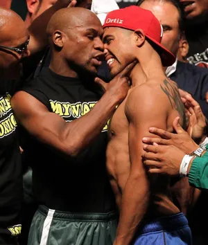 Floyd Mayweather Ready To Square Off Wallpaper