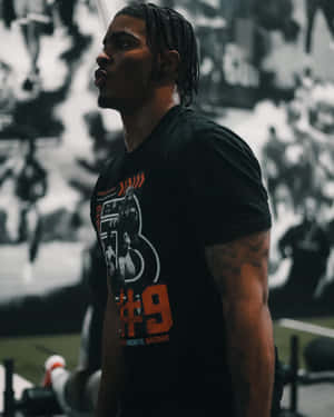 Focused Athletein Training Gym Session Wallpaper