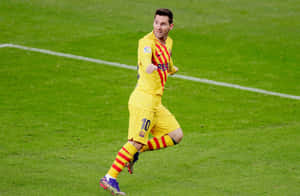 Focused Football Legend - Lionel Messi Captaining Barcelona Wallpaper