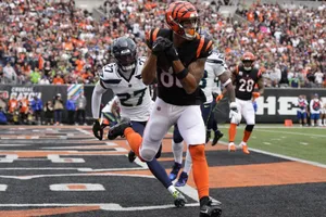 Football Action Catch Gameplay Wallpaper