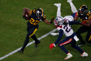 Football Action Running Back Evasion Wallpaper